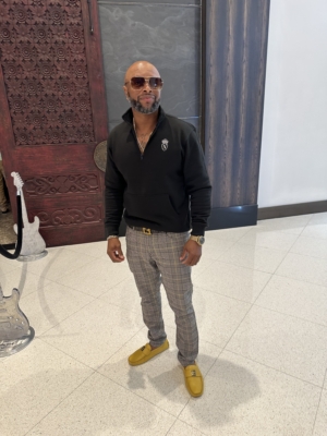 Men Classic Quarter-Zip (Black)